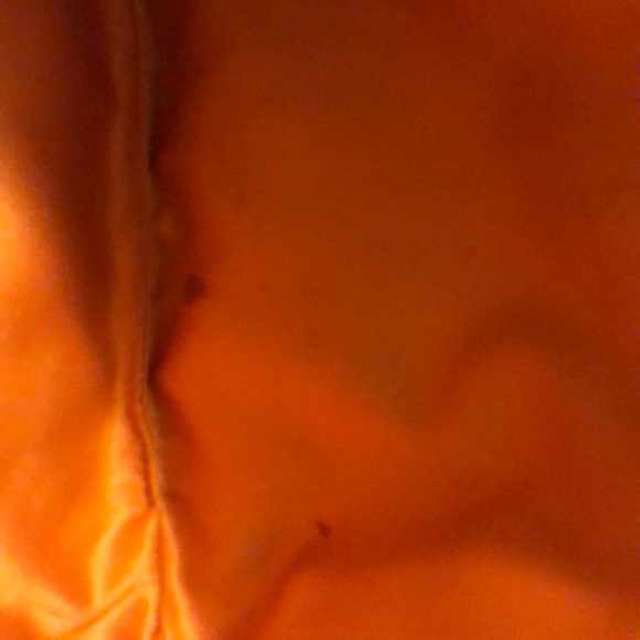 Coach white clutch w/ wrist strap & zipper closure - Picture 10 of 10